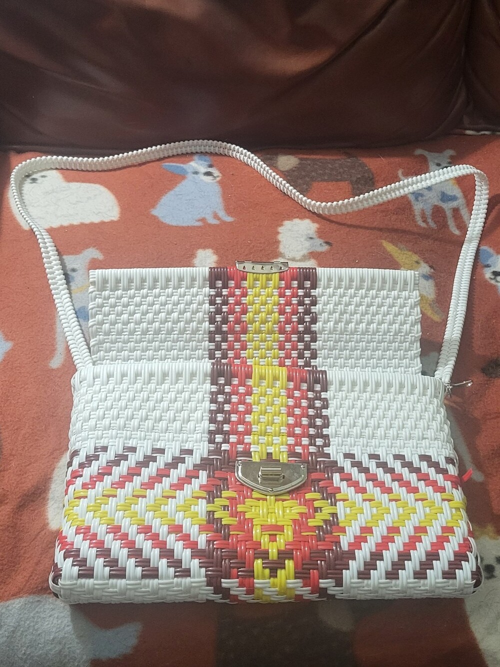 NWOT Colorful Mexican Handwoven Plastic Foldover Clutch with Shoulder Strap. - Picture 4 of 16
